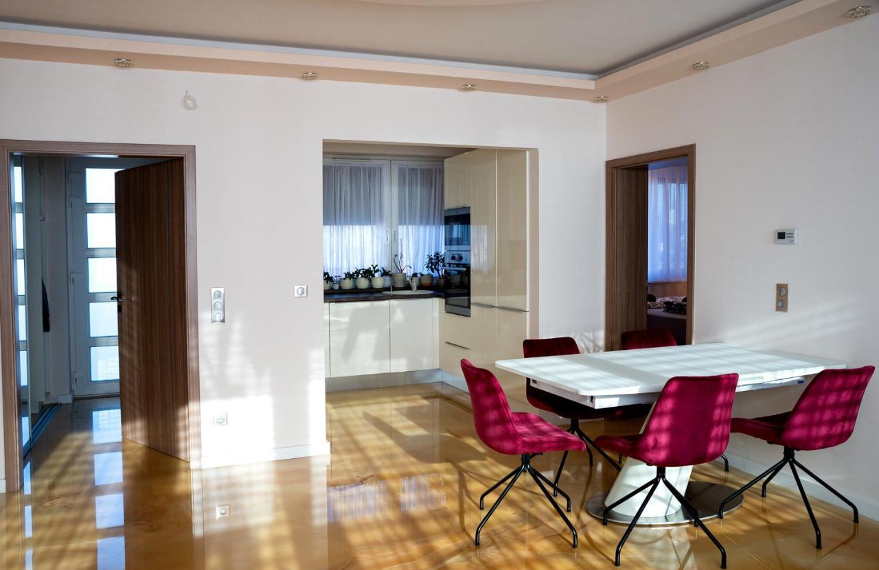 Dream Apartman 1 With Free Parking Győr Extérieur photo